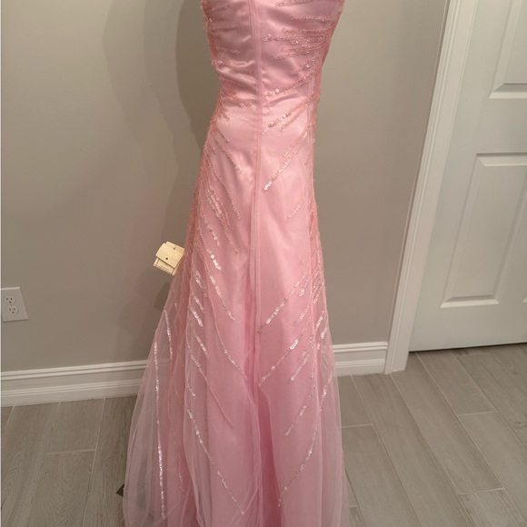 Cache Elegant Pink Sequin Gown - Picture 3 of 6